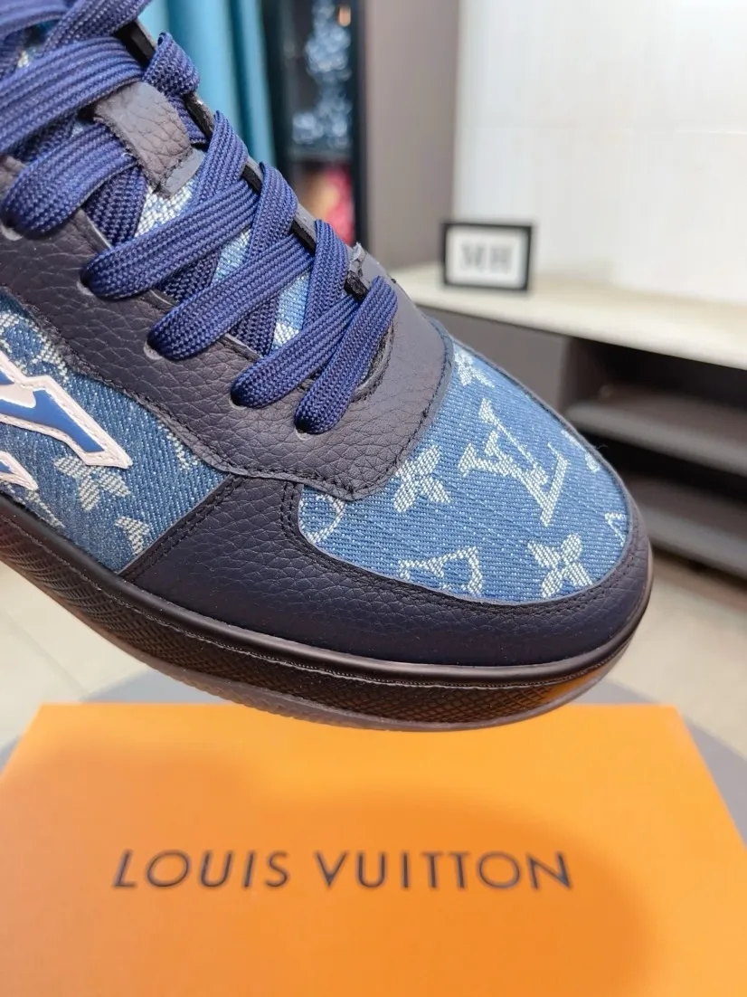 Men's shoes 💰438🌹🌹【LOUIS VUITTON】Same style on Louis Vuitton* official website🚹Men's high-top casual shoes❤️Same style as popular celebrities and big names ~ Best-selling at home and abroad Lv focuses on the checkerboard series...Imported first-layer cowhide with special fabrics➕Full sheep leather lining➕Brand-specific hollow outsole💎Produced by OEM The highest version🔍🔍Number of codes: 38-44,